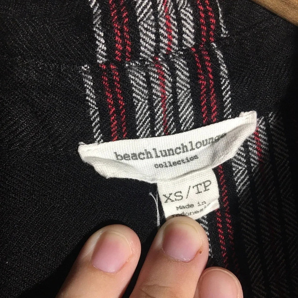 Womens Beachlunchlounge Button Up Shirt Plaid Black Red Fall Winter Casual - Picture 2 of 5